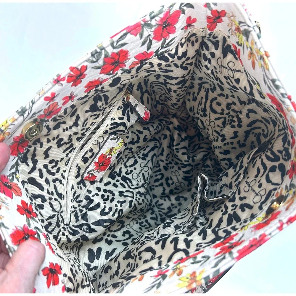 Jessica‎ Simpson Floral Hobo Bag White Red Yellow Gold Chain Link Strap JS Charm